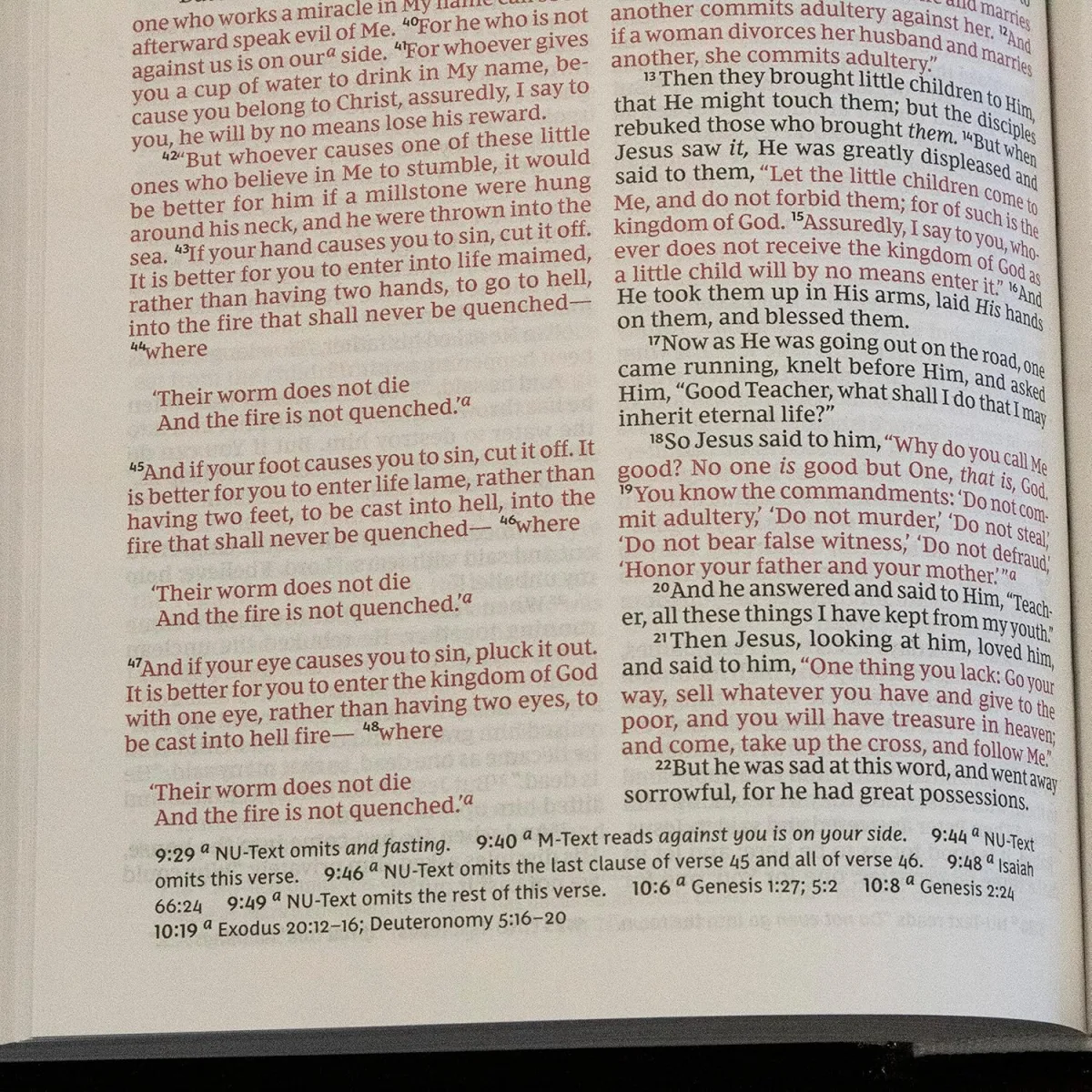 Anglais, Bible, NKJV, Pew Bible, reliée, noire