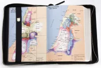 Bible d'étude MacArthur avec étui en cuir véritable - Étui en cuir véritable légèrement grainé...