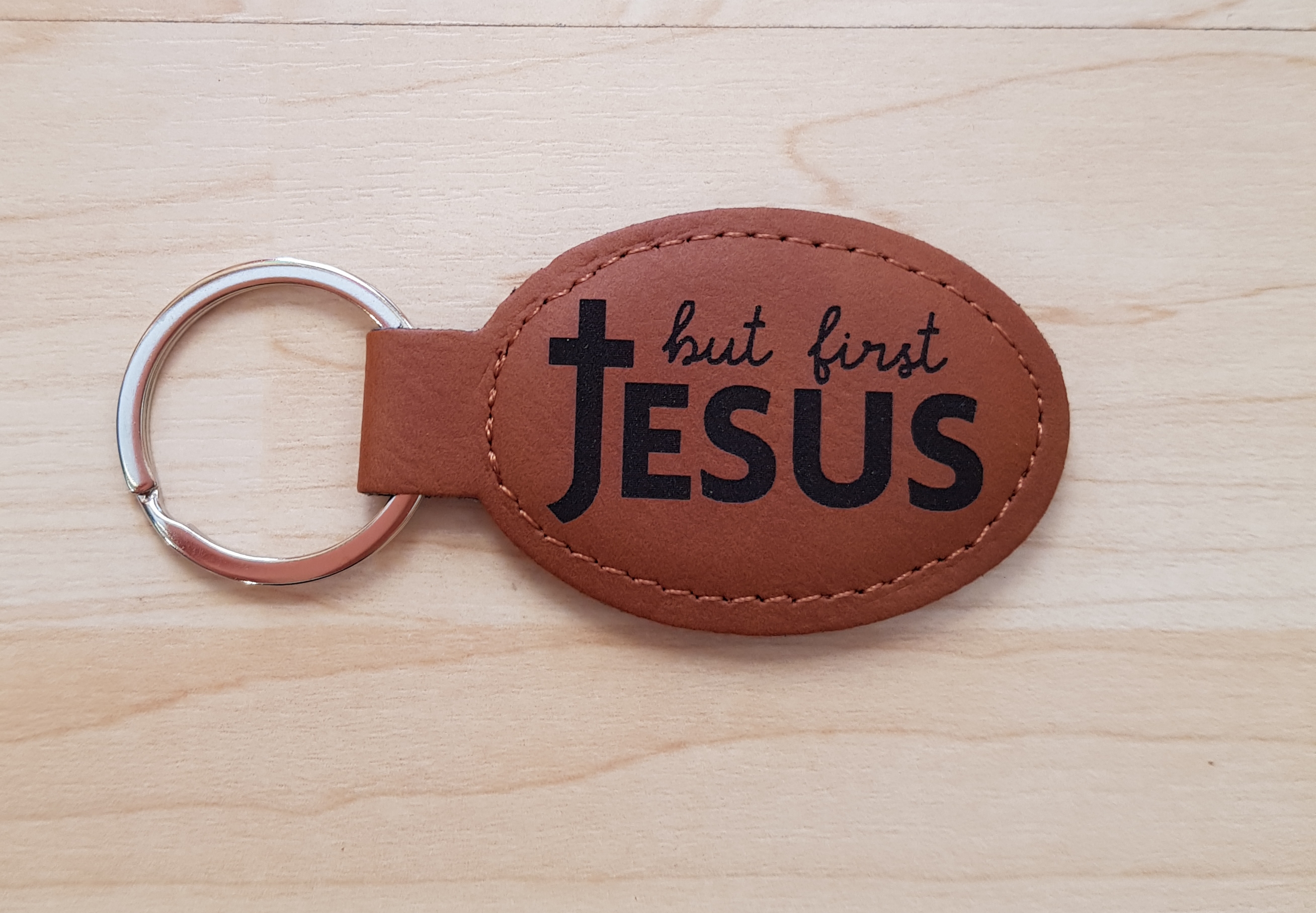 Schlüsselanhänger, "But Jesus First" - Bronze, Kunstleder, mit graviertem Schriftzug