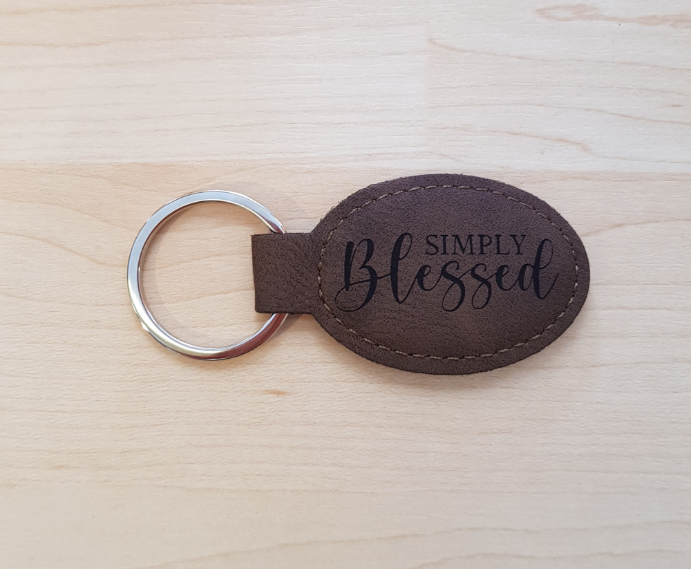 Schlüsselanhänger, "Simply Blessed" - dunkelbraun, Kunstleder, mit graviertem Schriftzug